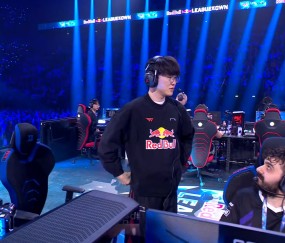 PG游戏- 战术调整引发热议！，Faker在C9比赛中爆冷赢得满堂喝彩