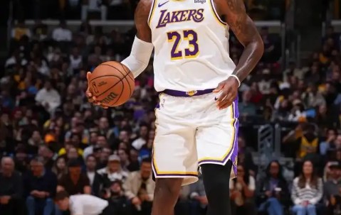 PG电子-包含独行侠带队取胜！，詹姆斯重要时刻反败为胜比赛高潮迭起的词条