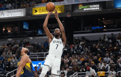 PG-西亚卡姆迎来十五赛季高光表现，篮网球迷沸腾！的简单介绍